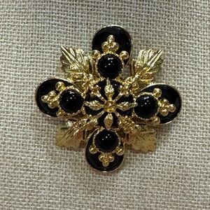 Vintage St John Brooch ITM862